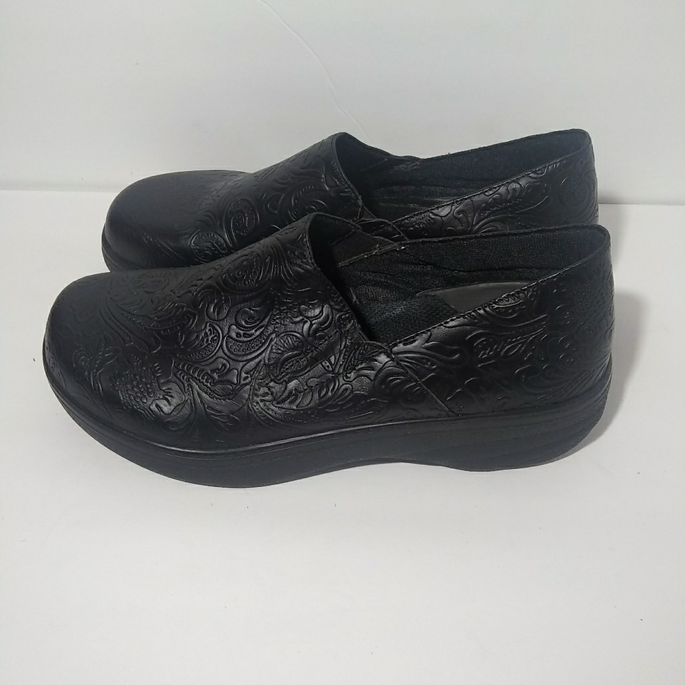 Landu mules and colgs woman size 9